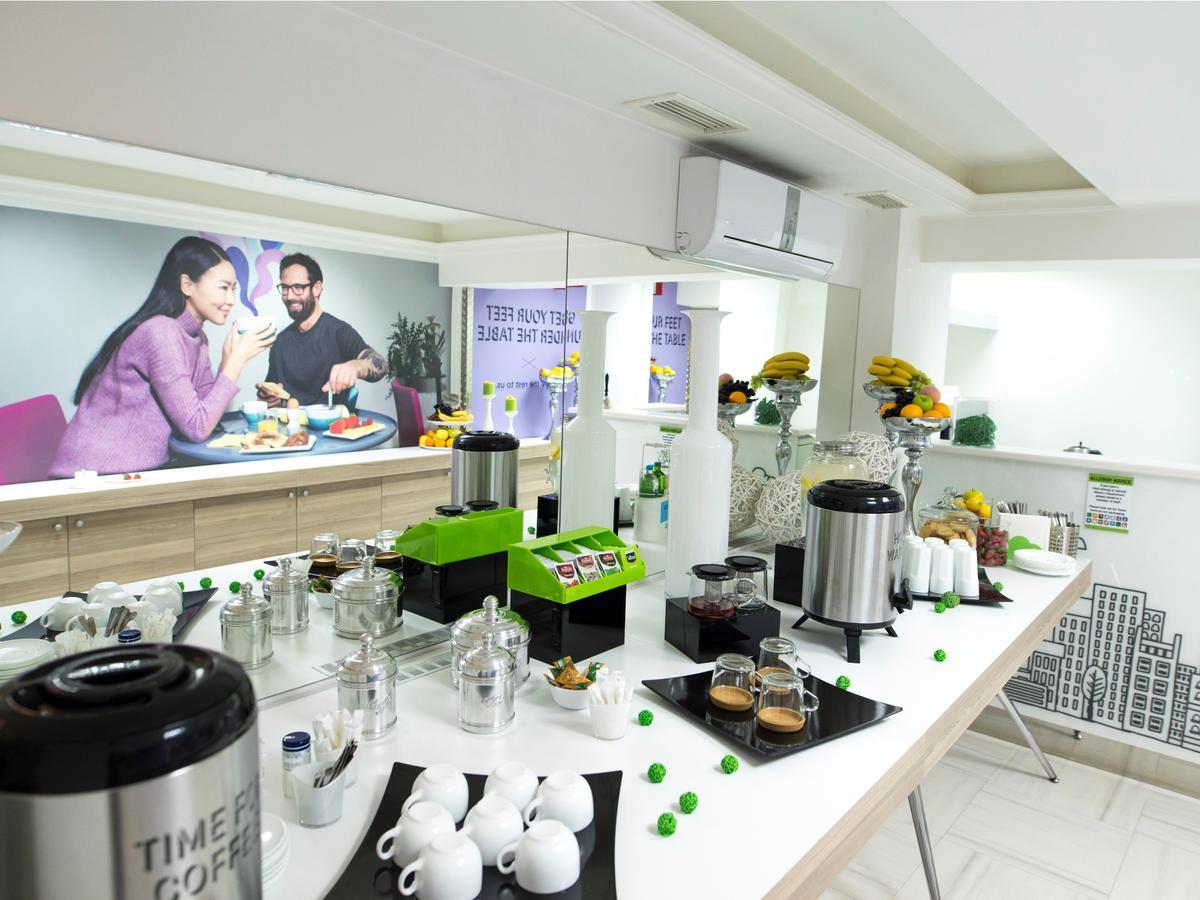 Ibis Styles Skopje Hotel Bagian luar foto