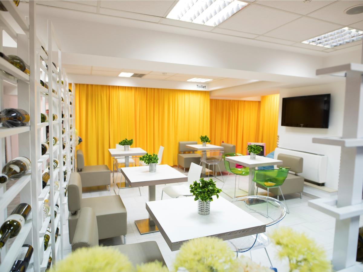 Ibis Styles Skopje Hotel Bagian luar foto