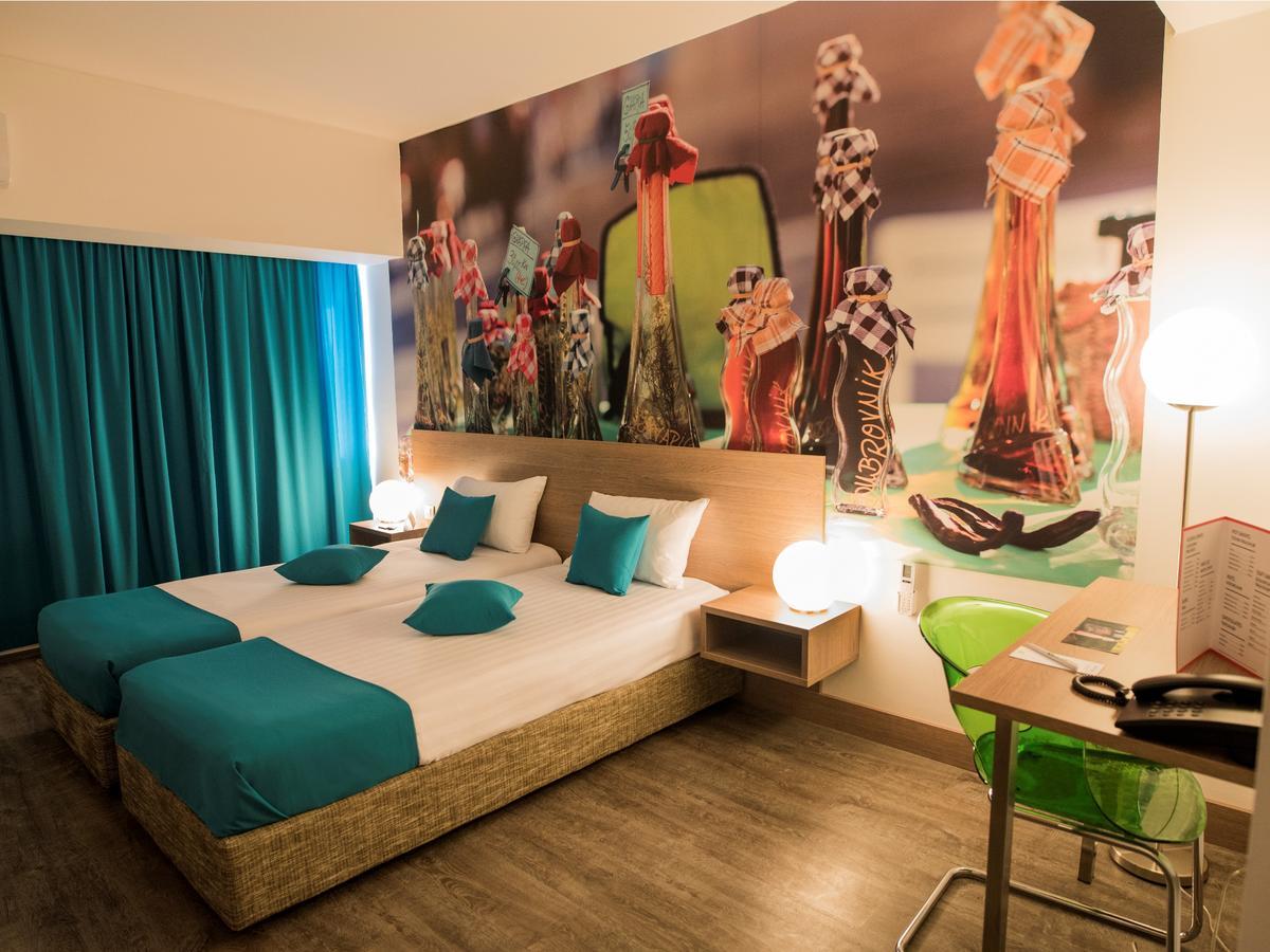 Ibis Styles Skopje Hotel Bagian luar foto