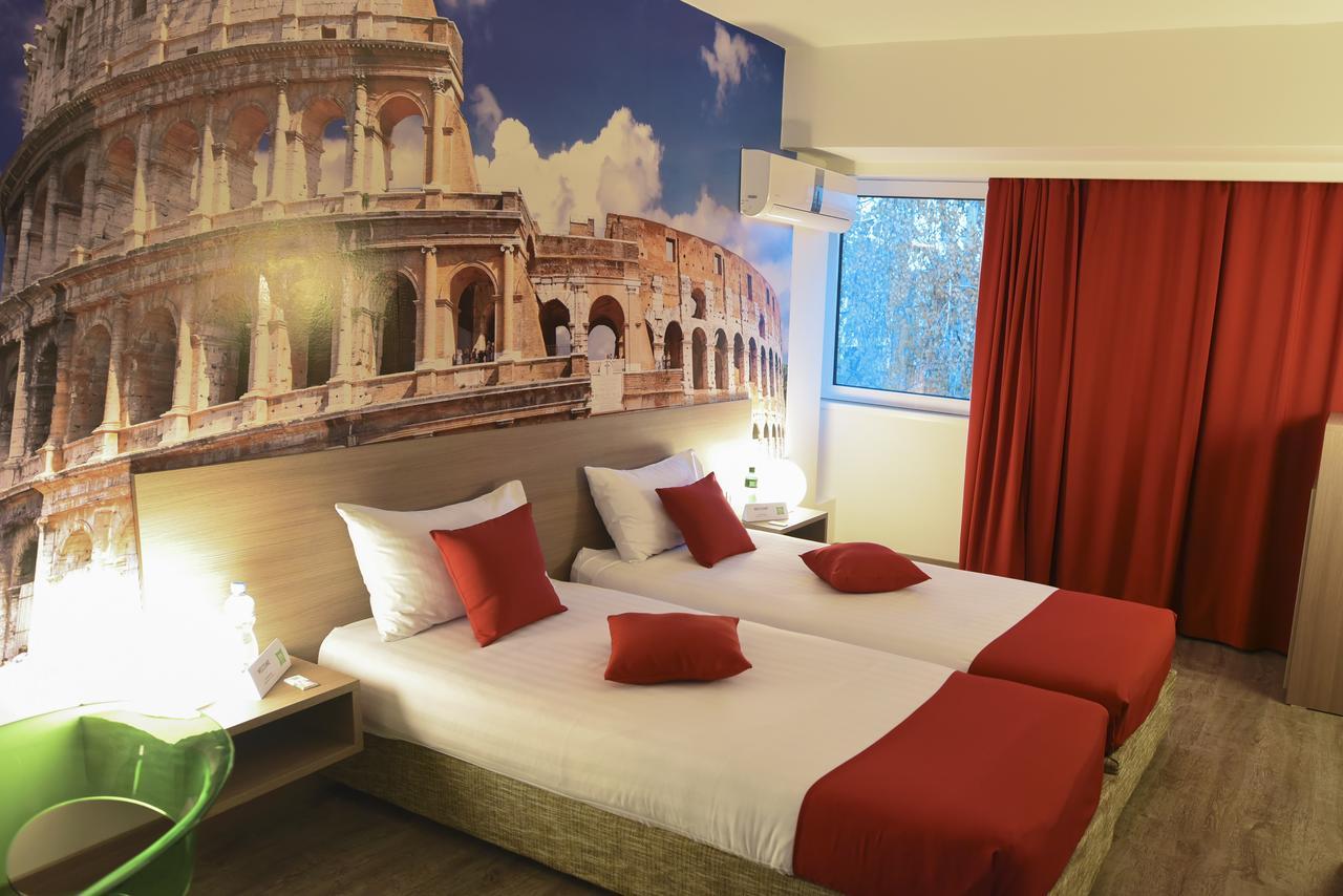 Ibis Styles Skopje Hotel Bagian luar foto
