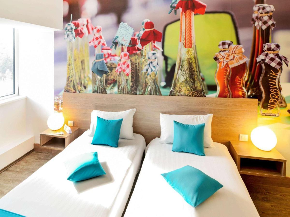 Ibis Styles Skopje Hotel Bagian luar foto